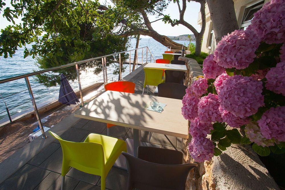 Hotel Vila 4M Ražanac Zewnętrze zdjęcie