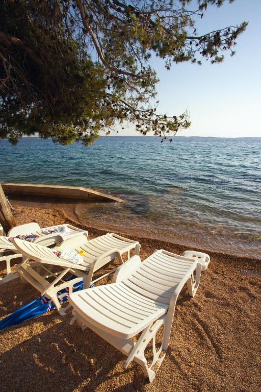 Hotel Vila 4M Ražanac Zewnętrze zdjęcie