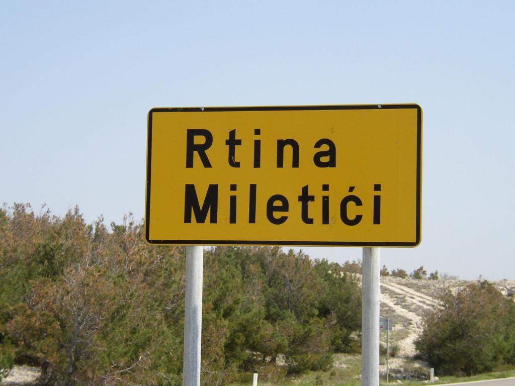 Hotel Vila 4M Ražanac Zewnętrze zdjęcie