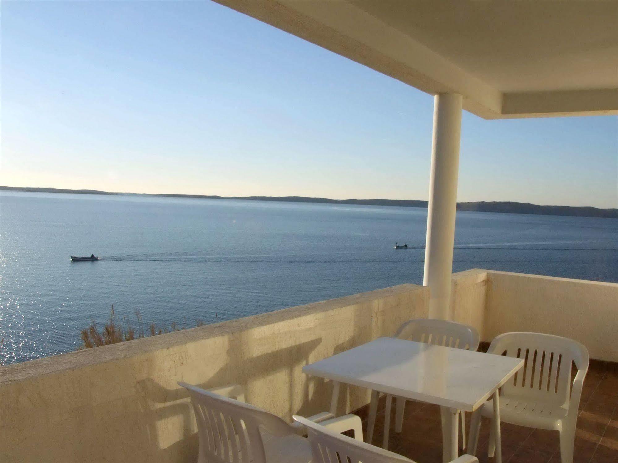 Hotel Vila 4M Ražanac Zewnętrze zdjęcie